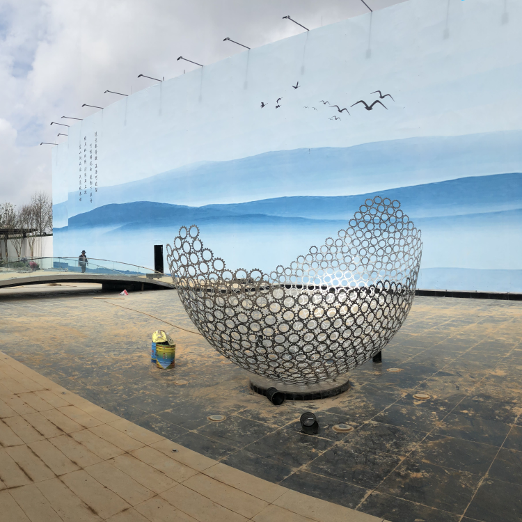 玻璃鋼不銹鋼定制半圓環(huán)齒輪造型雕塑房地產(chǎn)入口地標(biāo)雕塑擺件